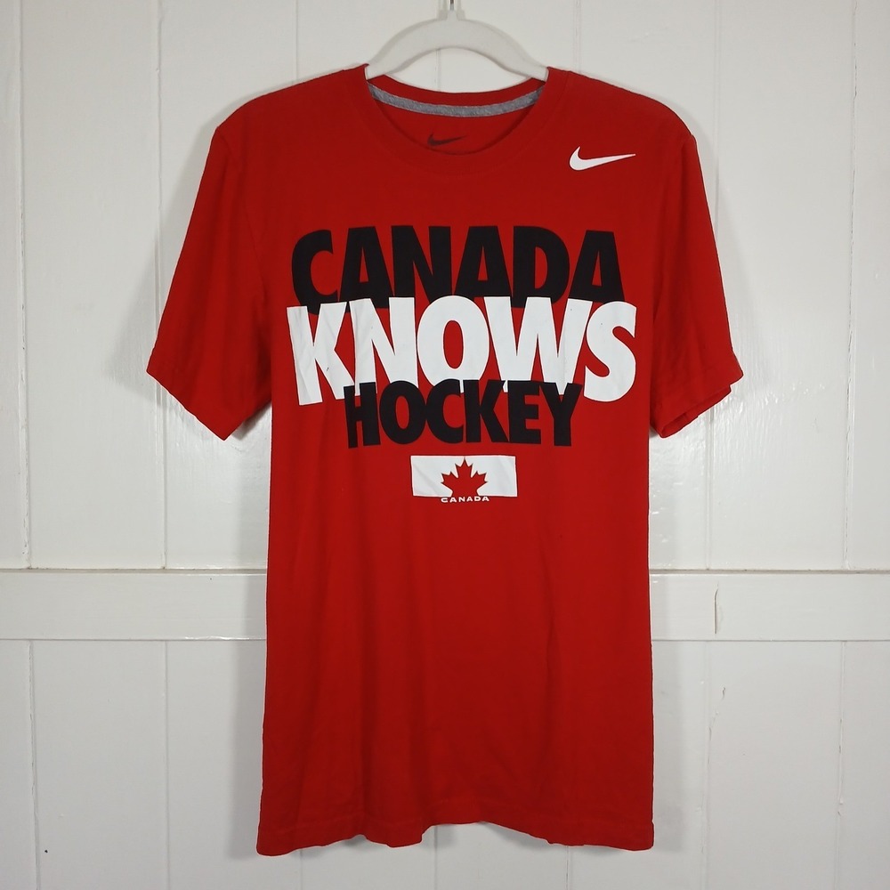 Nike Canada Knows Hockey Graphic T-Shirt Red Short Sleeve‎ Mens Crewneck Medium